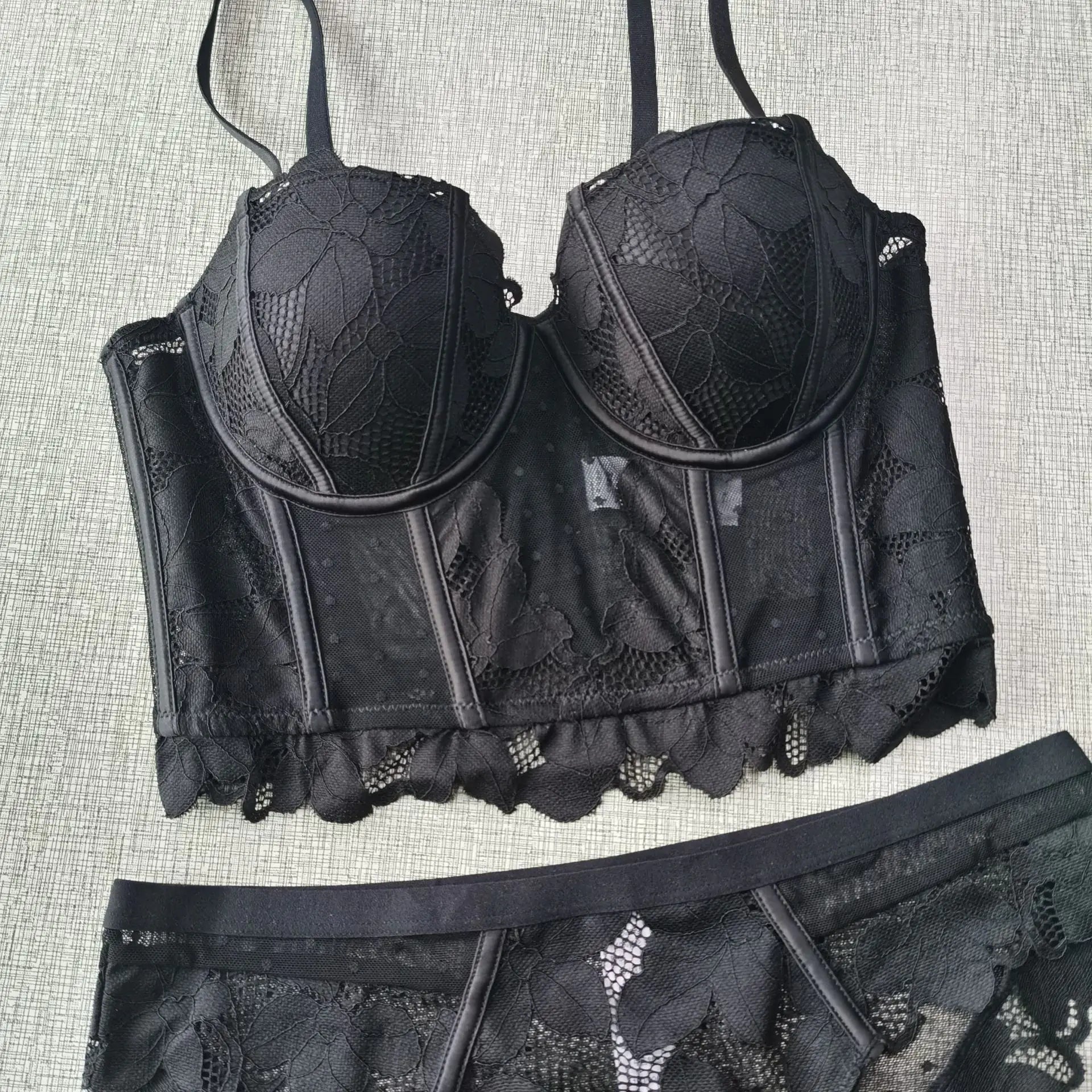 French Lace Fishbone Summer Lingerie Set with Bra