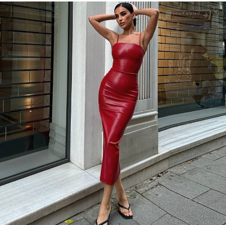 Elegant Black Bodycon Dress with Backless Design (One)