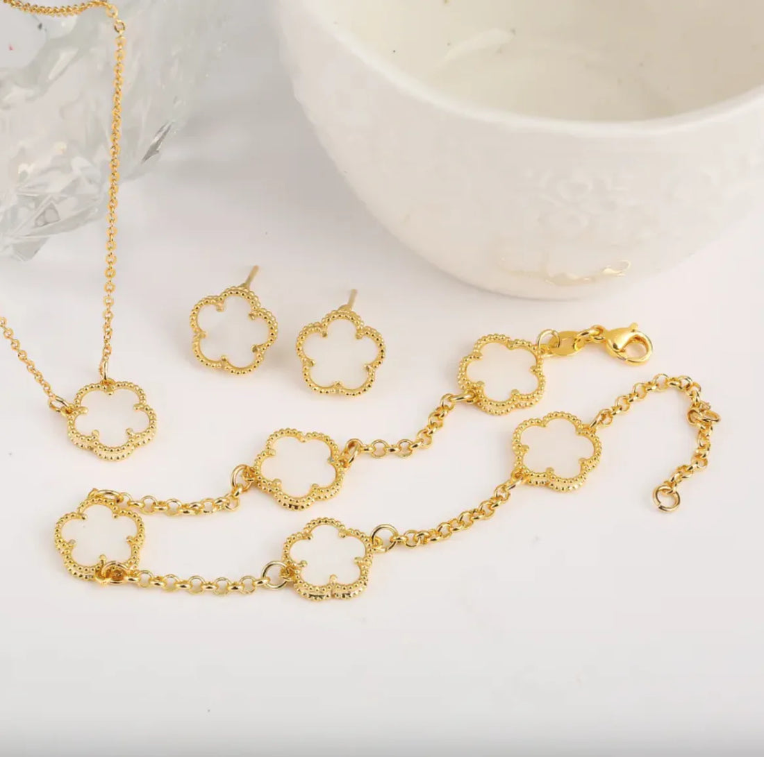 Copper-Plated Real Gold 3-Piece Jewelry Set – Lucky Pork Belly Petals Necklace, Ear Studs &amp; Bracelet