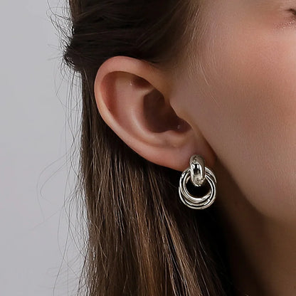 New Fashion Small Stud Earrings for Women Gold Color Metal Twisted Statement Earring Classic Simple Beautiful Jewelry Wholesale