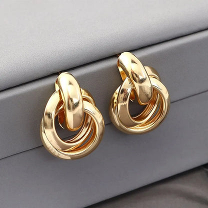 New Fashion Small Stud Earrings for Women Gold Color Metal Twisted Statement Earring Classic Simple Beautiful Jewelry Wholesale