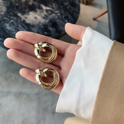 New Fashion Small Stud Earrings for Women Gold Color Metal Twisted Statement Earring Classic Simple Beautiful Jewelry Wholesale