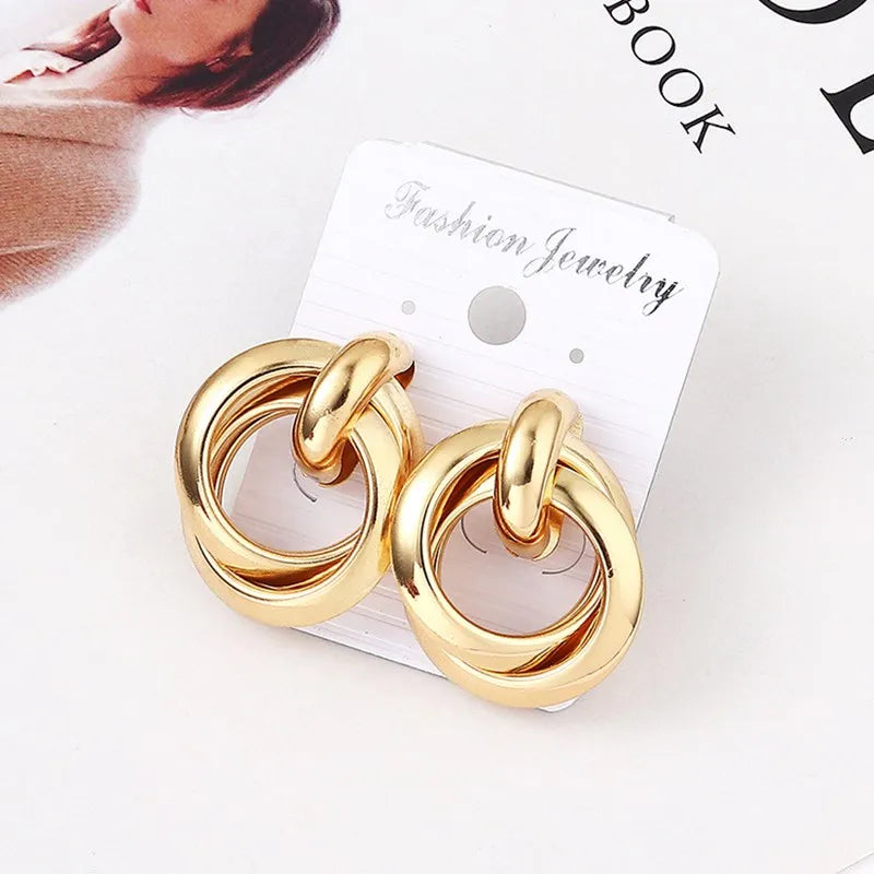 New Fashion Small Stud Earrings for Women Gold Color Metal Twisted Statement Earring Classic Simple Beautiful Jewelry Wholesale