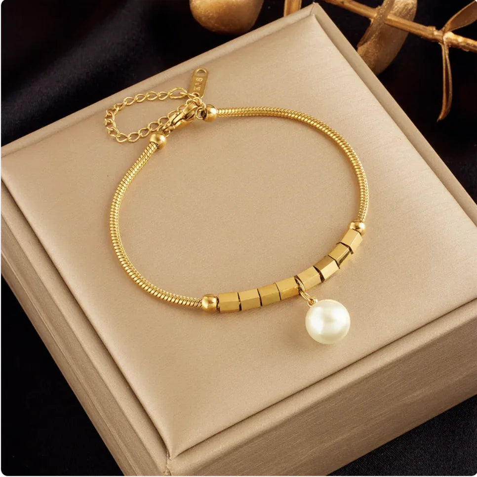 Gold-Plated Butterfly Pearl Rhinestone Bracelet