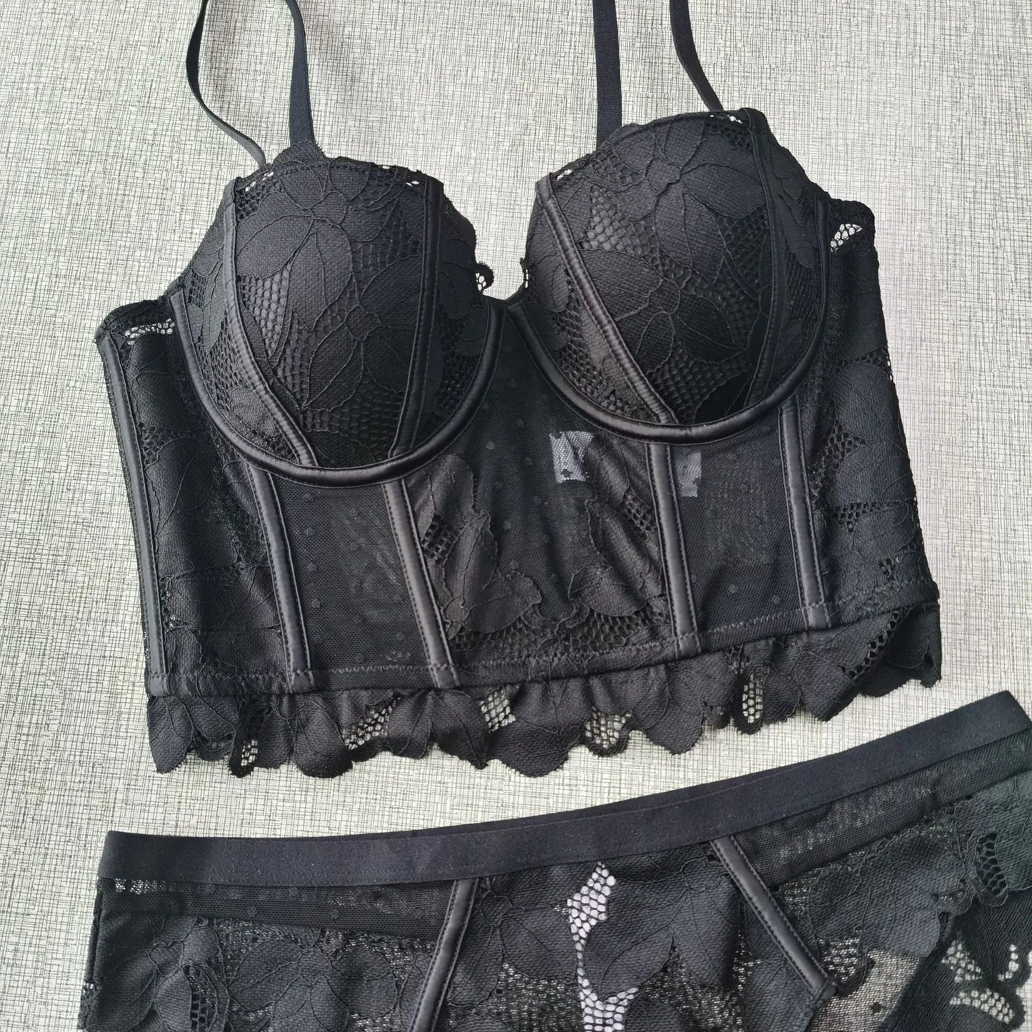 French Lace Fishbone Summer Lingerie Set with Bra